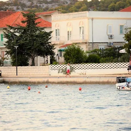 شقة Seafront With Amazing View