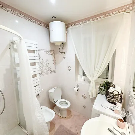 Seafront With Amazing View *