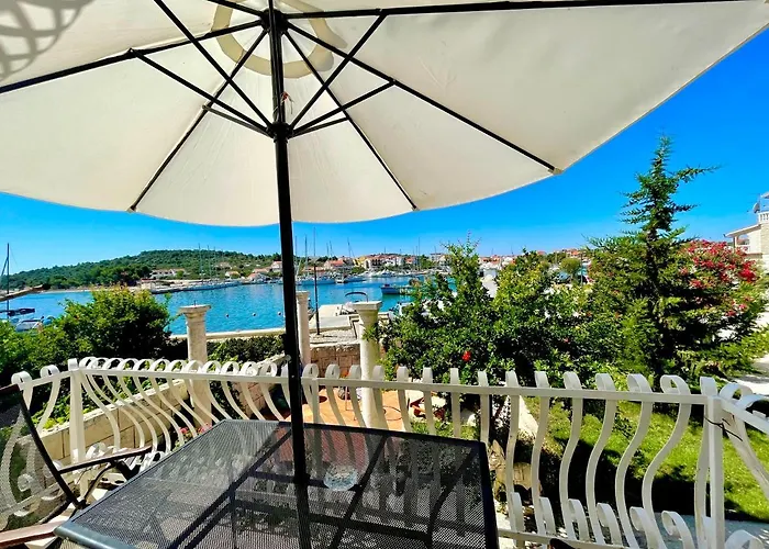 Seafront With Amazing View شقة