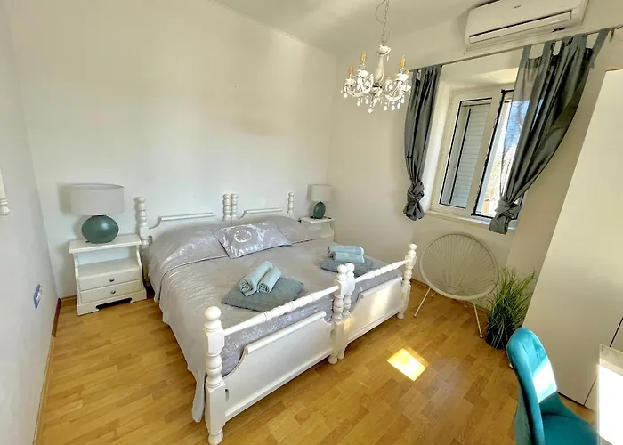 Seafront With Amazing View شقة